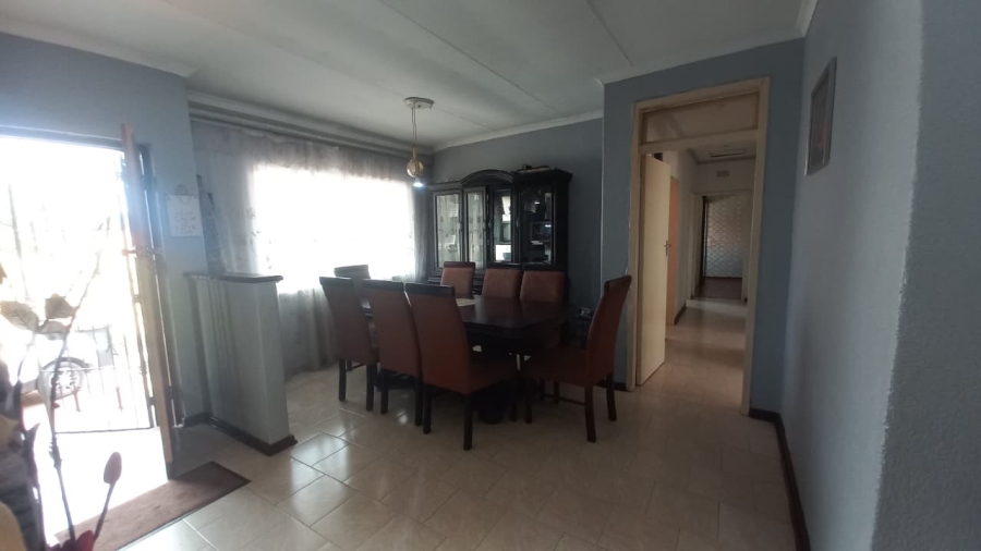 4 Bedroom Property for Sale in Oakdene Gauteng
