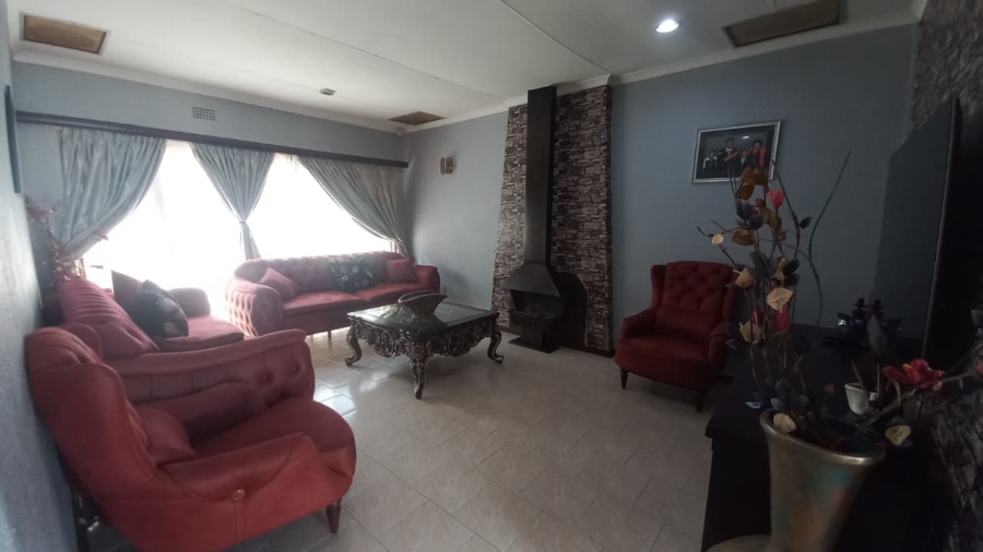 4 Bedroom Property for Sale in Oakdene Gauteng