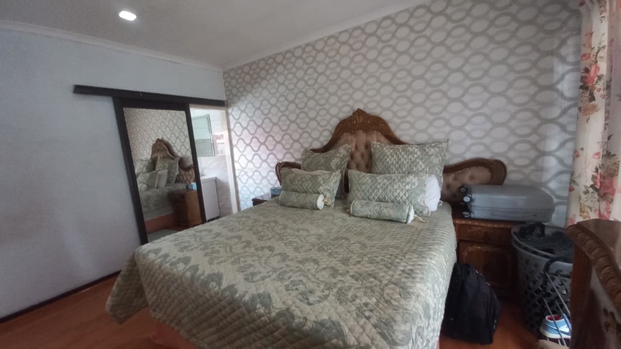 4 Bedroom Property for Sale in Oakdene Gauteng