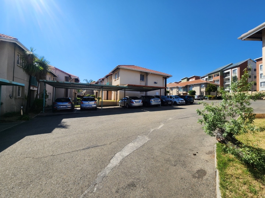 1 Bedroom Property for Sale in Vorna Valley Gauteng