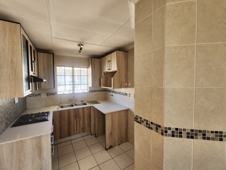 1 Bedroom Property for Sale in Vorna Valley Gauteng