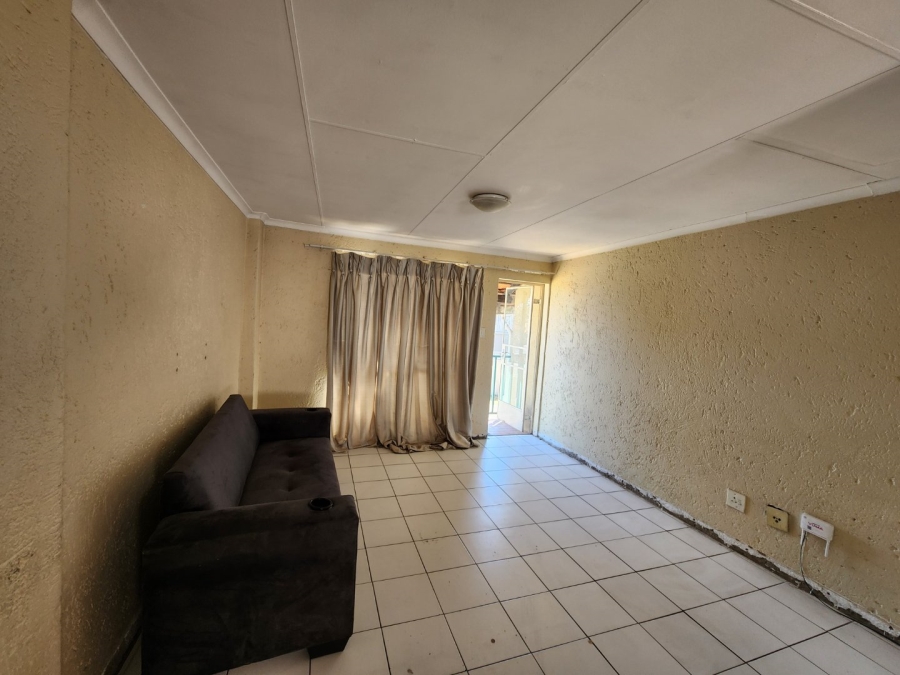 1 Bedroom Property for Sale in Vorna Valley Gauteng