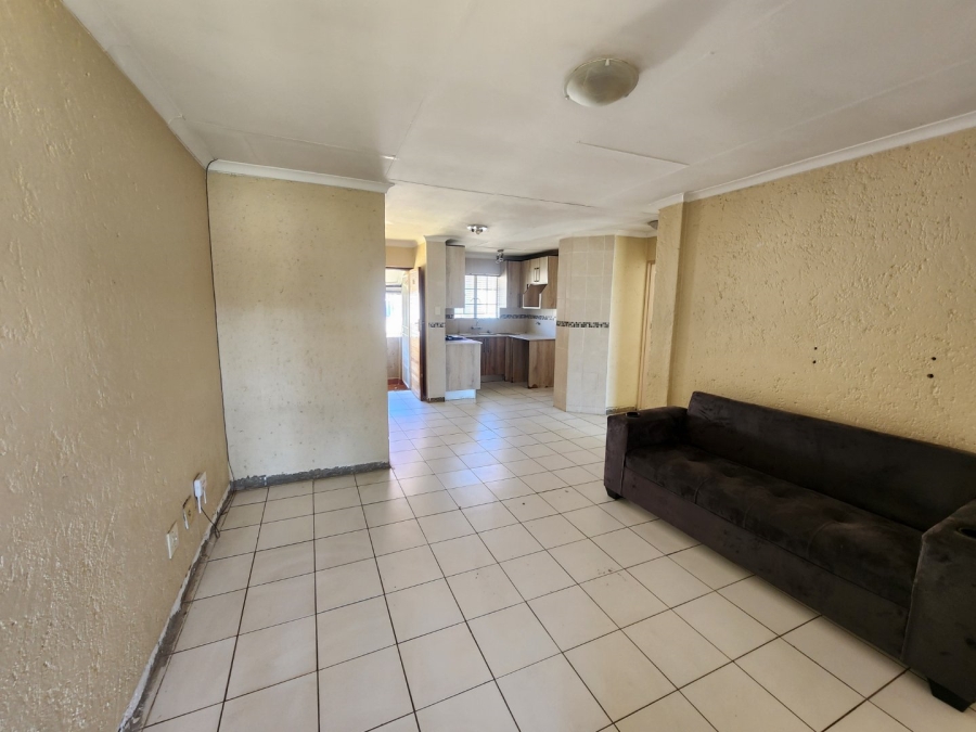 1 Bedroom Property for Sale in Vorna Valley Gauteng