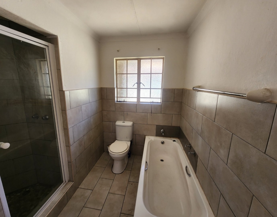 1 Bedroom Property for Sale in Vorna Valley Gauteng