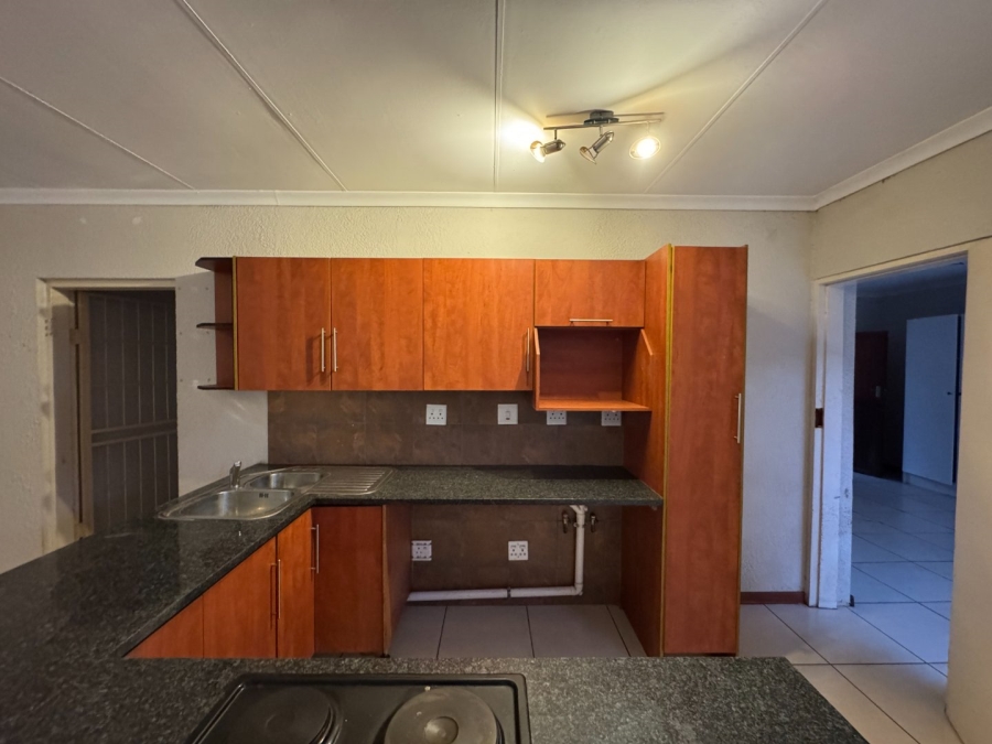 2 Bedroom Property for Sale in Glen Marais Gauteng