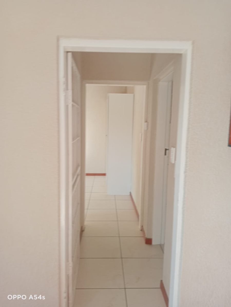 2 Bedroom Property for Sale in Glen Marais Gauteng
