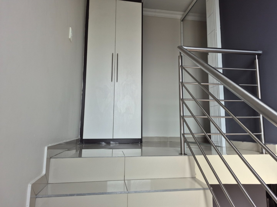4 Bedroom Property for Sale in Thatchfield Hills Gauteng