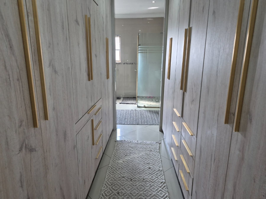 4 Bedroom Property for Sale in Thatchfield Hills Gauteng