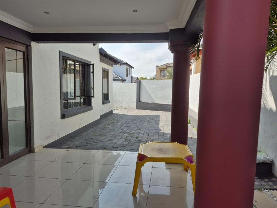 4 Bedroom Property for Sale in Thatchfield Hills Gauteng