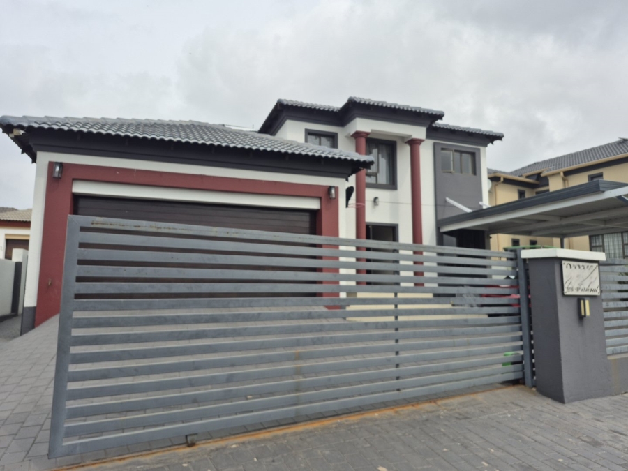 4 Bedroom Property for Sale in Thatchfield Hills Gauteng