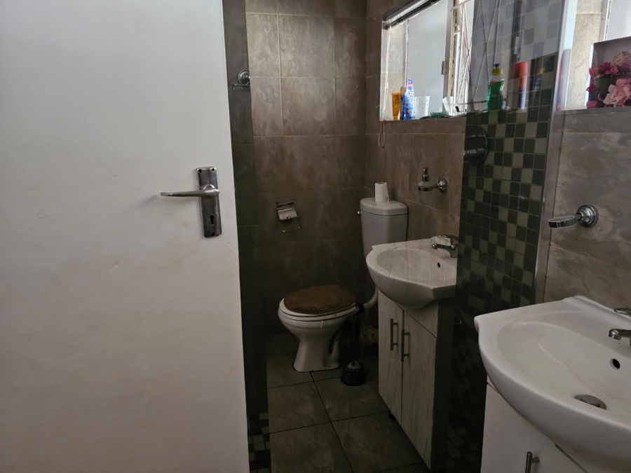 To Let 1 Bedroom Property for Rent in Westdene Gauteng