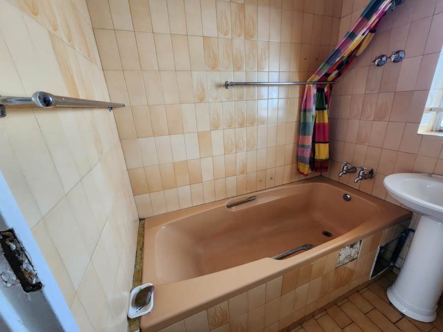 2 Bedroom Property for Sale in Crown Gardens Gauteng