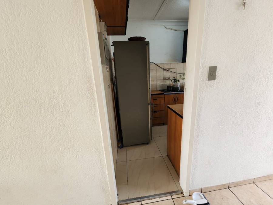 2 Bedroom Property for Sale in Crown Gardens Gauteng