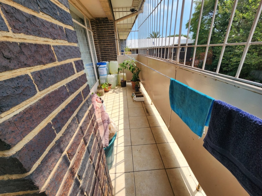 2 Bedroom Property for Sale in Crown Gardens Gauteng