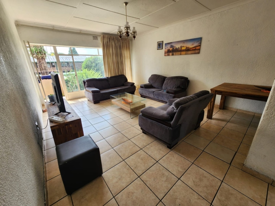 2 Bedroom Property for Sale in Crown Gardens Gauteng