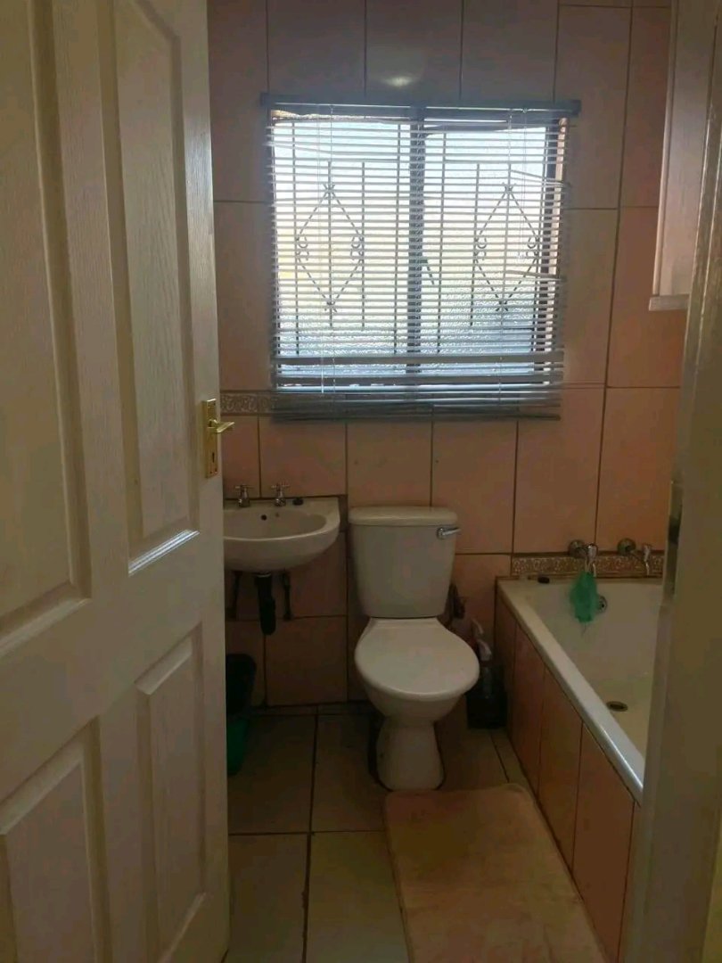 2 Bedroom Property for Sale in Mohlakeng Gauteng