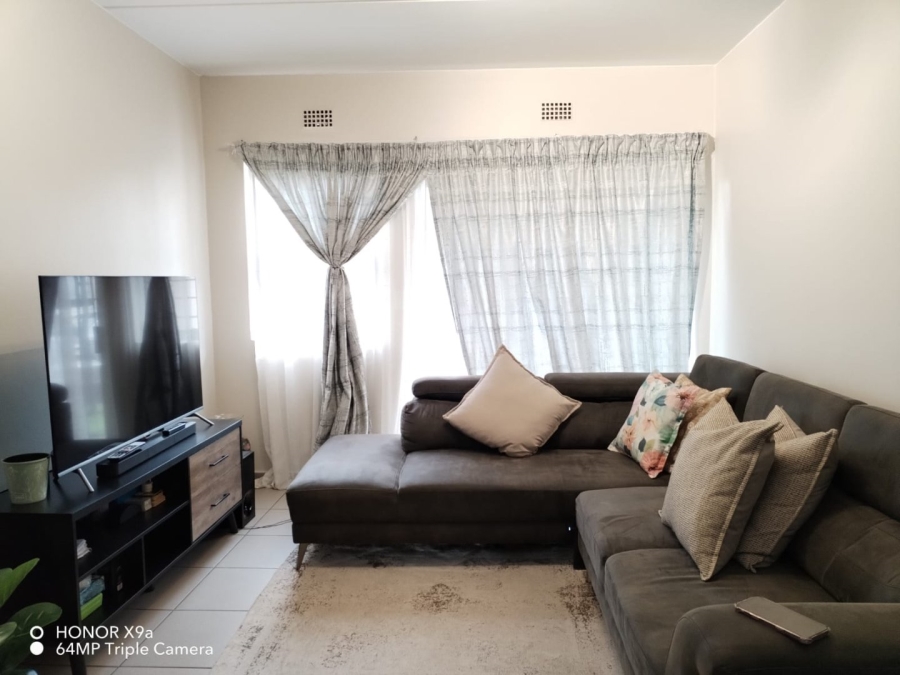 2 Bedroom Property for Sale in Ravenswood Gauteng