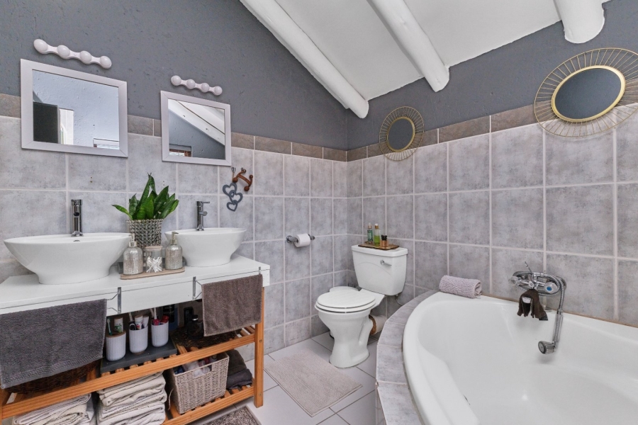 4 Bedroom Property for Sale in Bromhof Gauteng