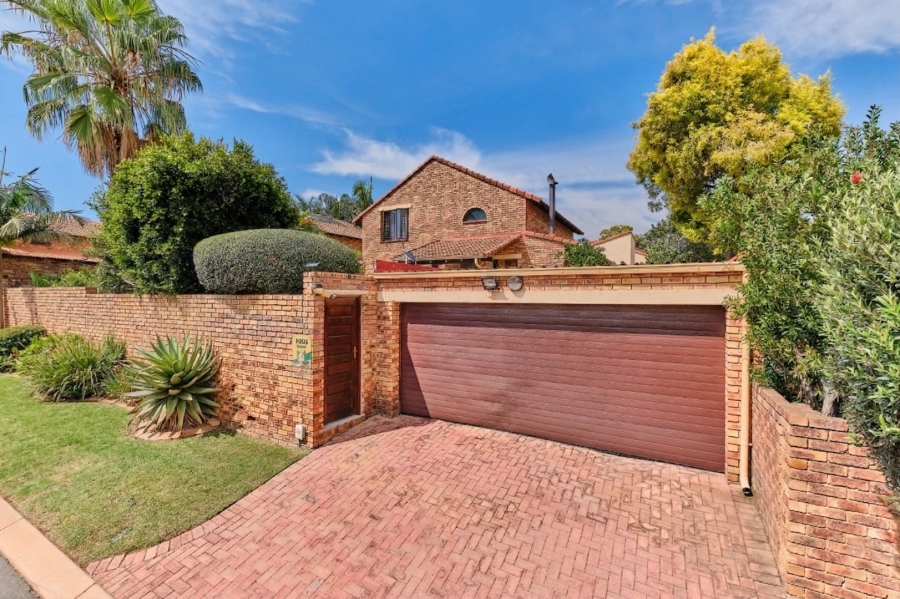 4 Bedroom Property for Sale in Bromhof Gauteng