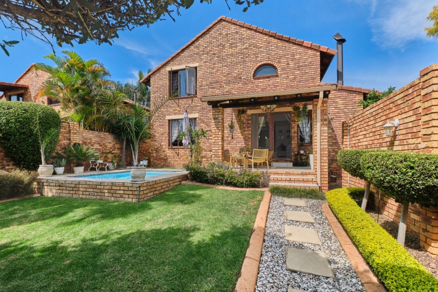 4 Bedroom Property for Sale in Bromhof Gauteng