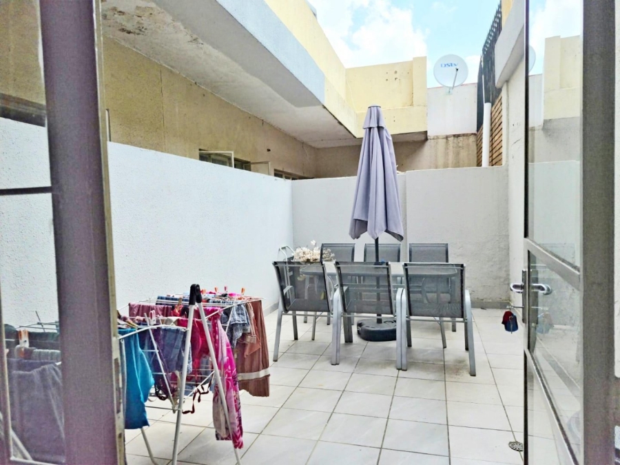 1 Bedroom Property for Sale in Kempton Park Central Gauteng