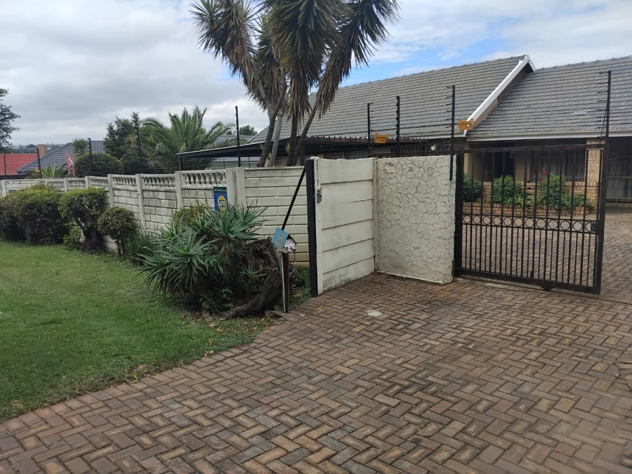 4 Bedroom Property for Sale in Illiondale Gauteng