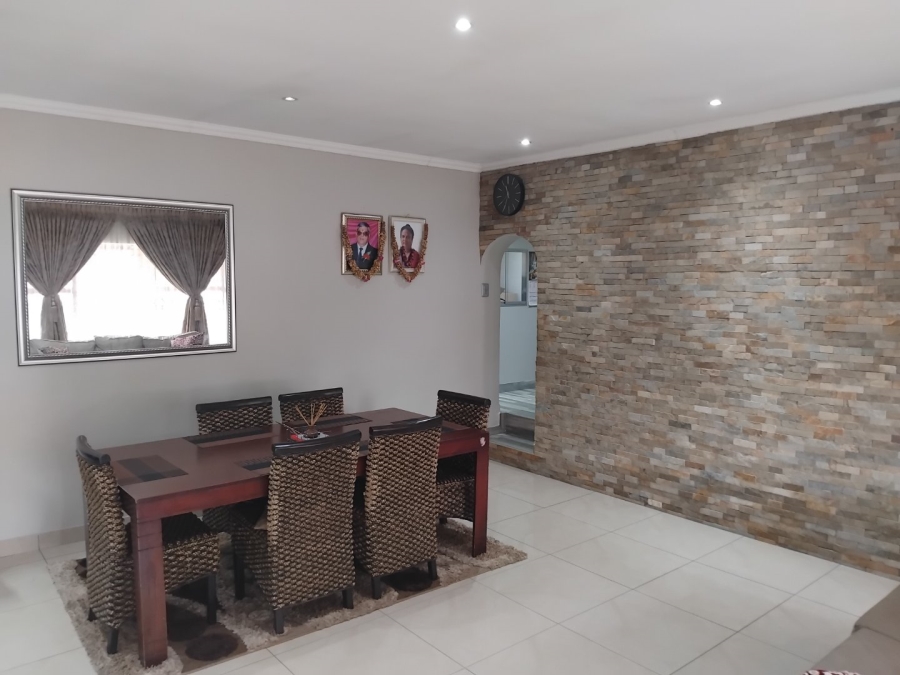 4 Bedroom Property for Sale in Illiondale Gauteng