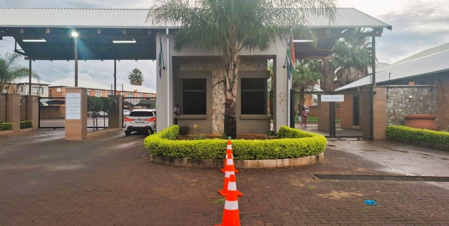 To Let 2 Bedroom Property for Rent in Andeon AH Gauteng