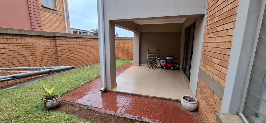 To Let 2 Bedroom Property for Rent in Andeon AH Gauteng