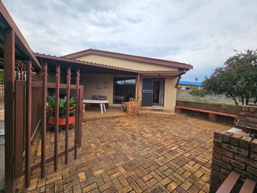 3 Bedroom Property for Sale in Casseldale Gauteng