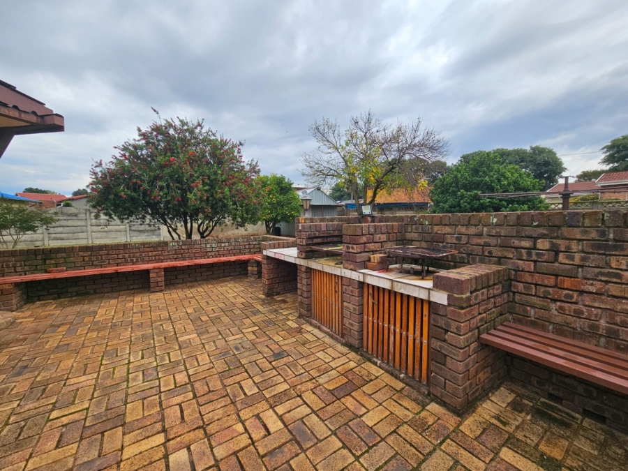 3 Bedroom Property for Sale in Casseldale Gauteng