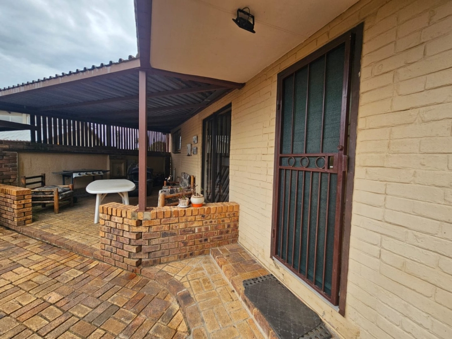3 Bedroom Property for Sale in Casseldale Gauteng