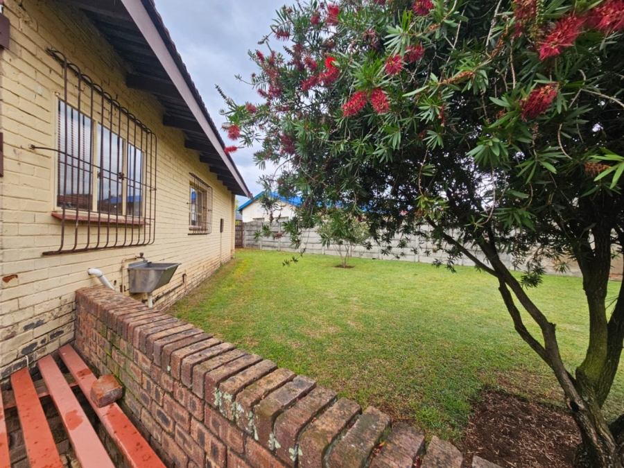 3 Bedroom Property for Sale in Casseldale Gauteng