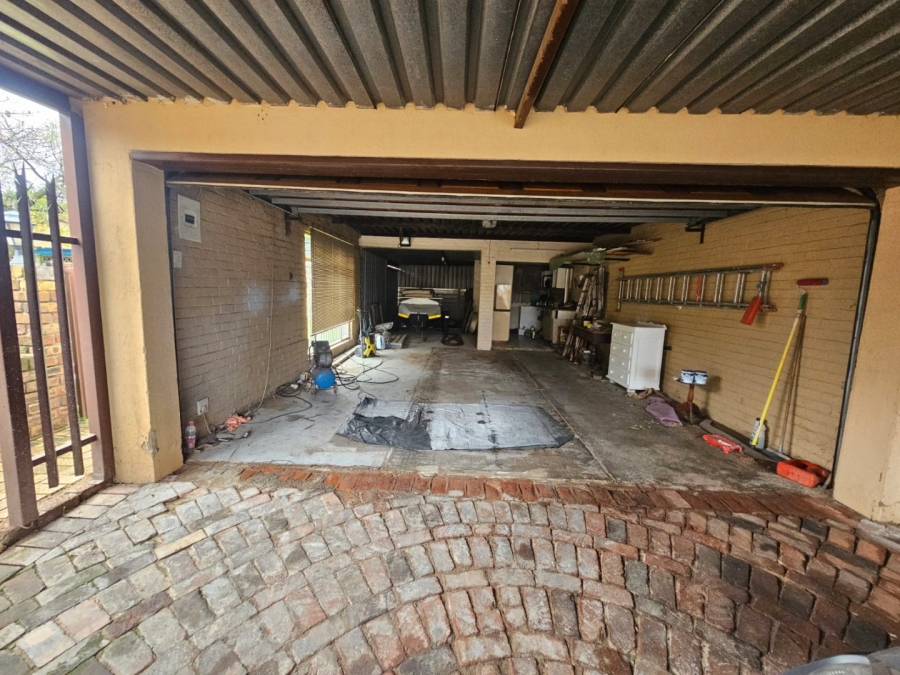 3 Bedroom Property for Sale in Casseldale Gauteng