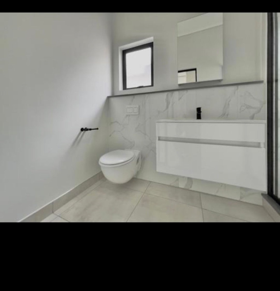 To Let  Bedroom Property for Rent in Waterfall Gauteng