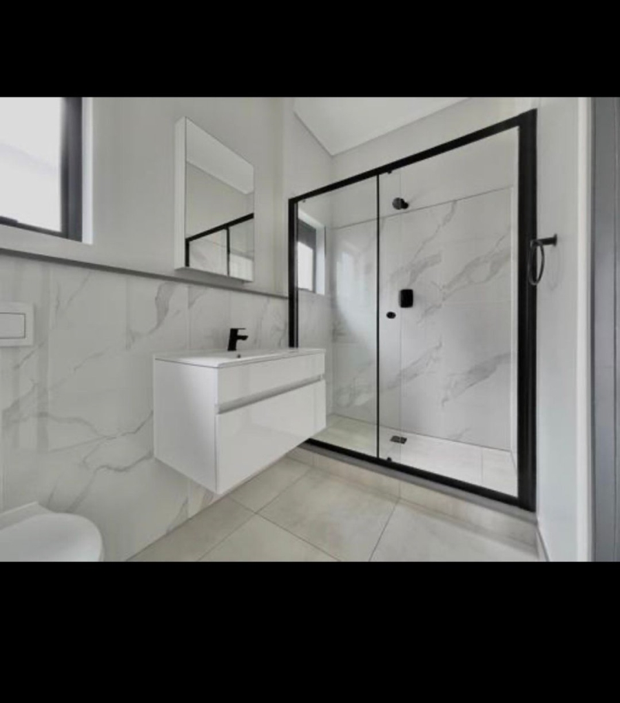 To Let  Bedroom Property for Rent in Waterfall Gauteng