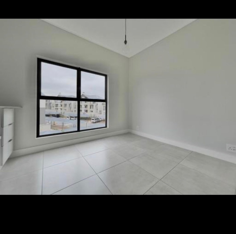 To Let  Bedroom Property for Rent in Waterfall Gauteng