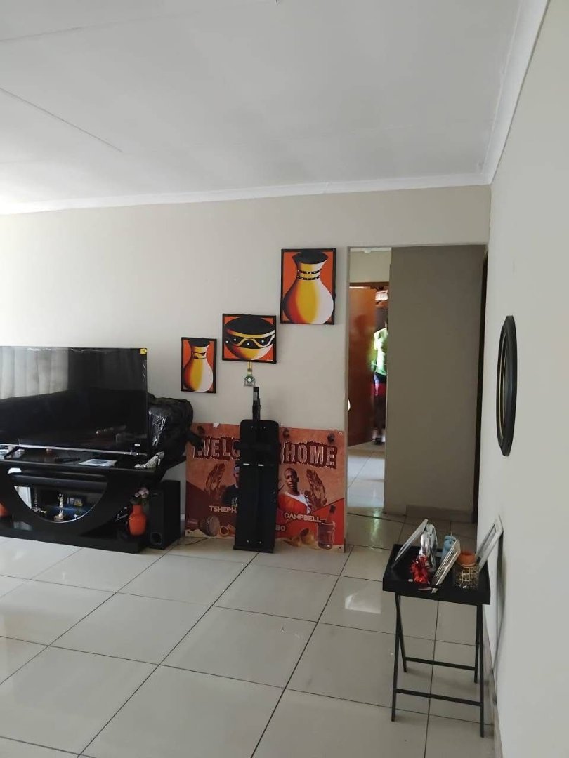 To Let 3 Bedroom Property for Rent in Mfundo Park Gauteng