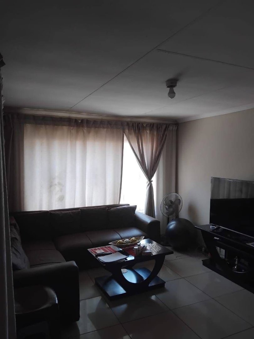 To Let 3 Bedroom Property for Rent in Mfundo Park Gauteng