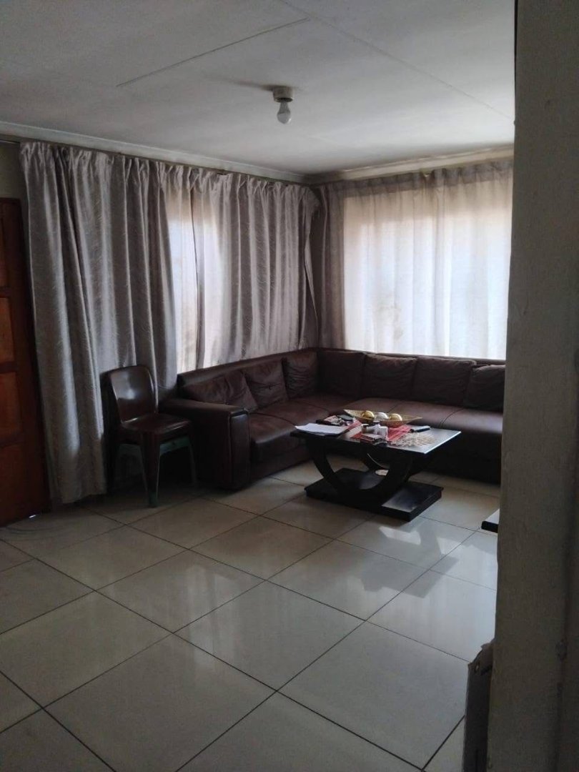 To Let 3 Bedroom Property for Rent in Mfundo Park Gauteng