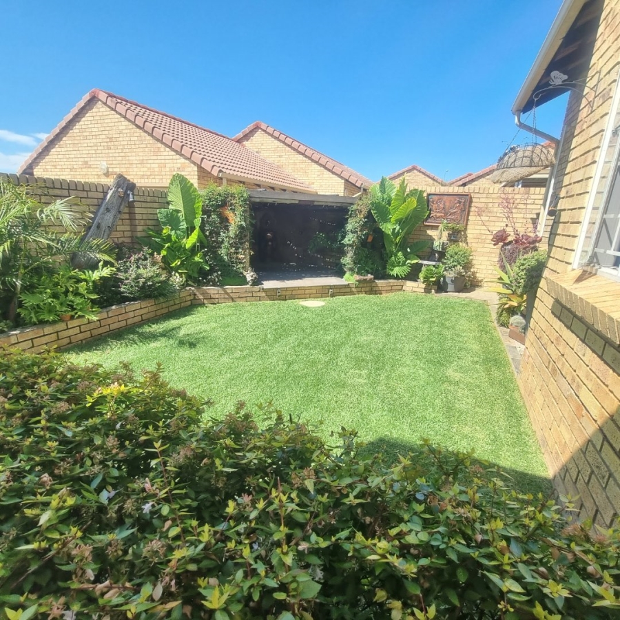 2 Bedroom Property for Sale in The Reeds Gauteng