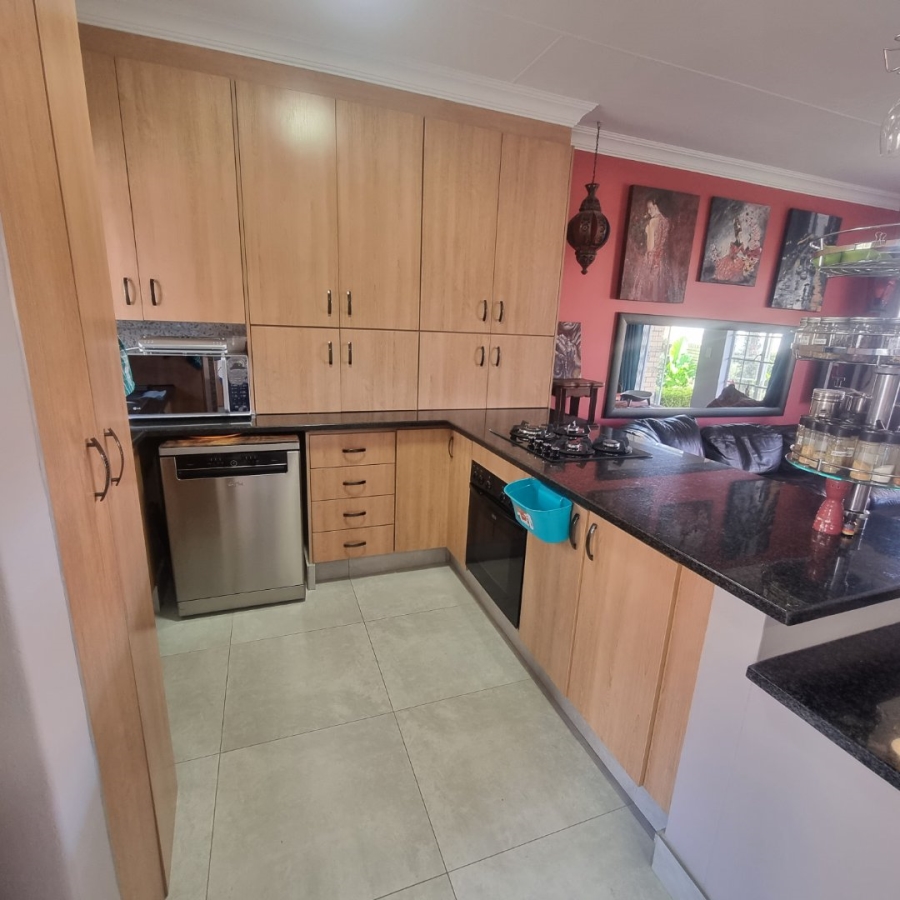 2 Bedroom Property for Sale in The Reeds Gauteng