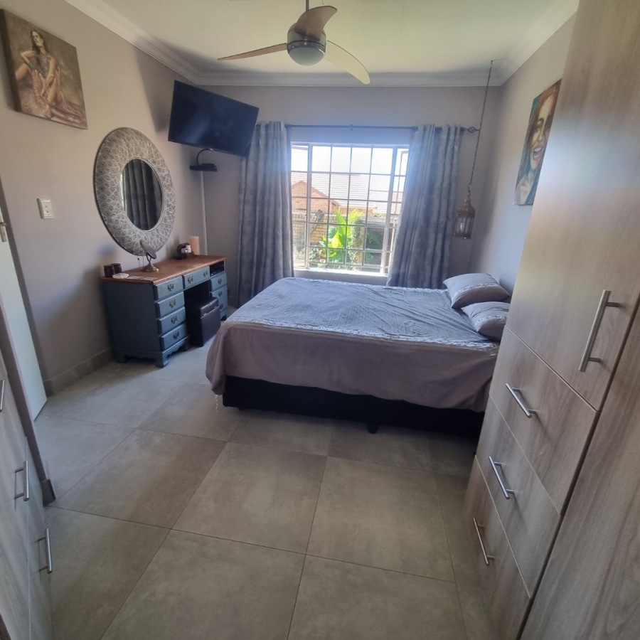 2 Bedroom Property for Sale in The Reeds Gauteng