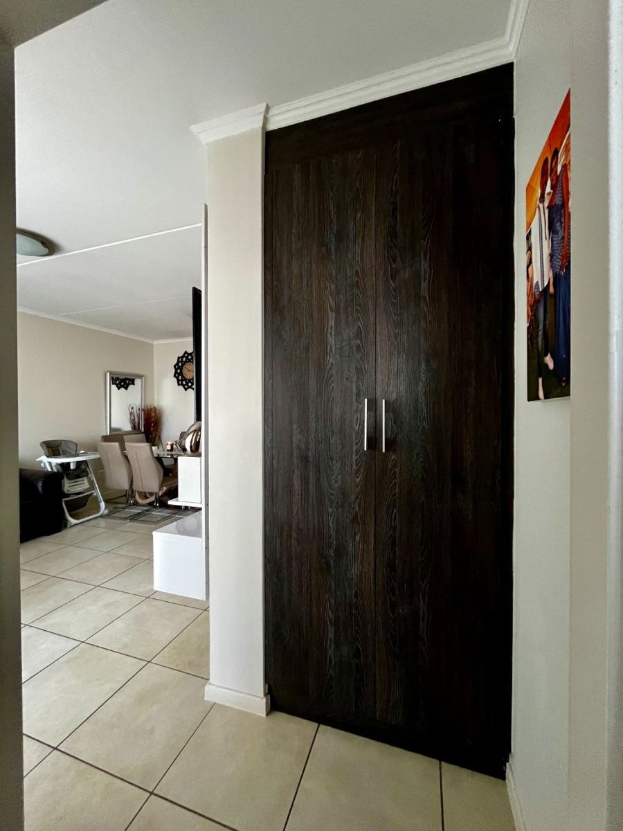 3 Bedroom Property for Sale in Oakdene Gauteng