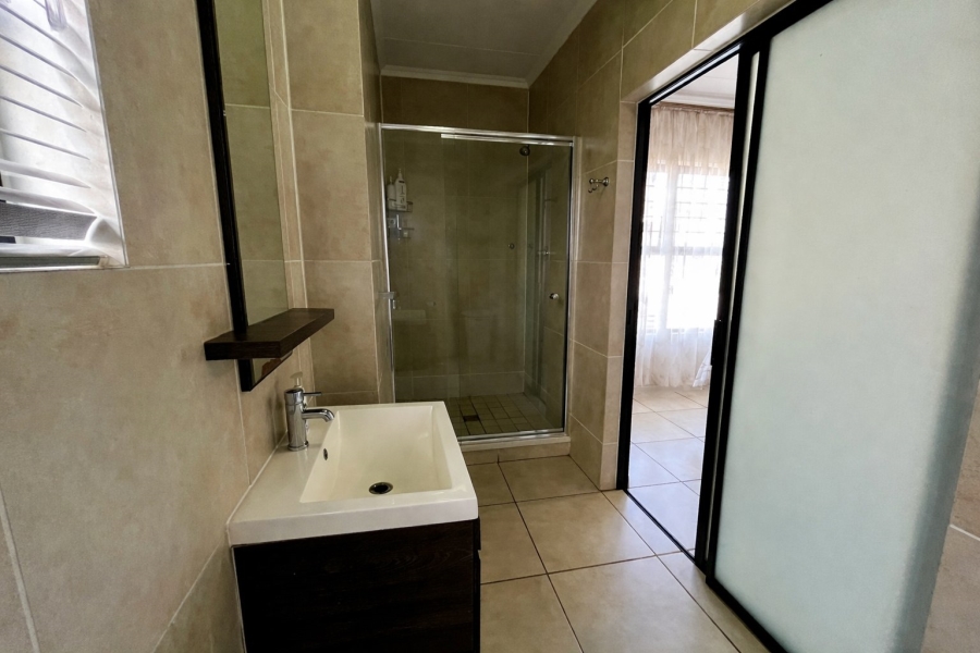 3 Bedroom Property for Sale in Oakdene Gauteng