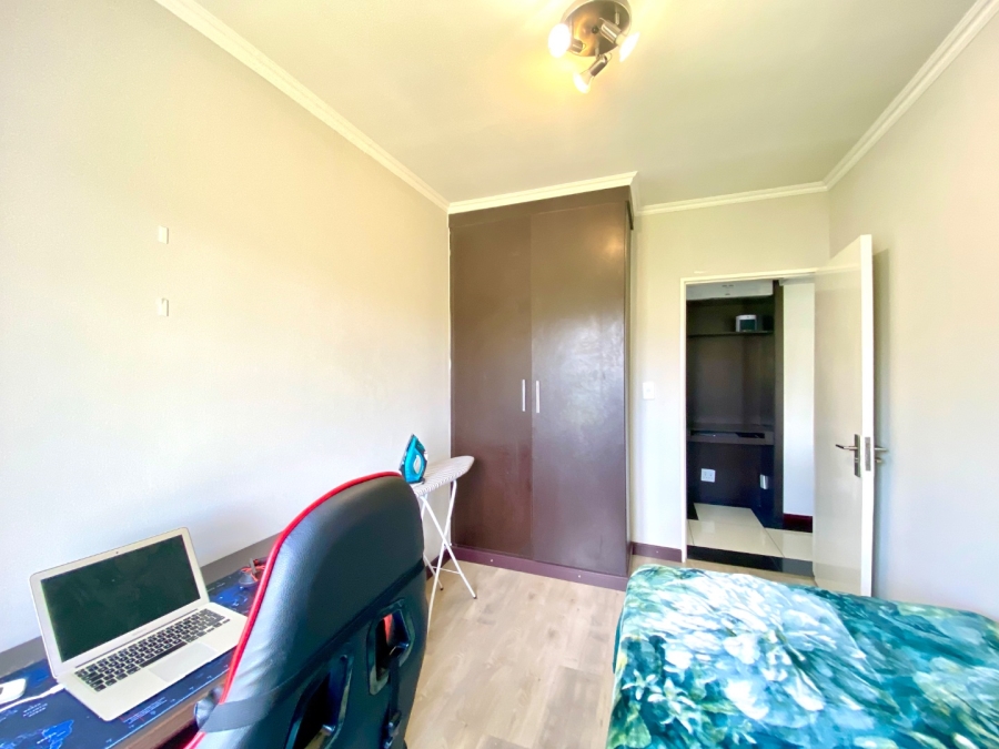 2 Bedroom Property for Sale in Noordwyk Gauteng