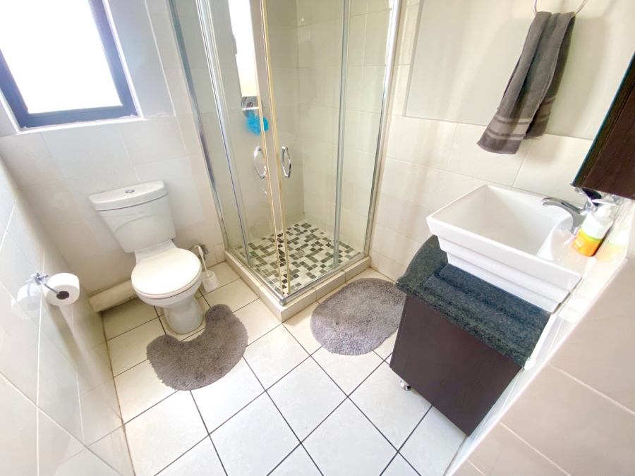 2 Bedroom Property for Sale in Noordwyk Gauteng