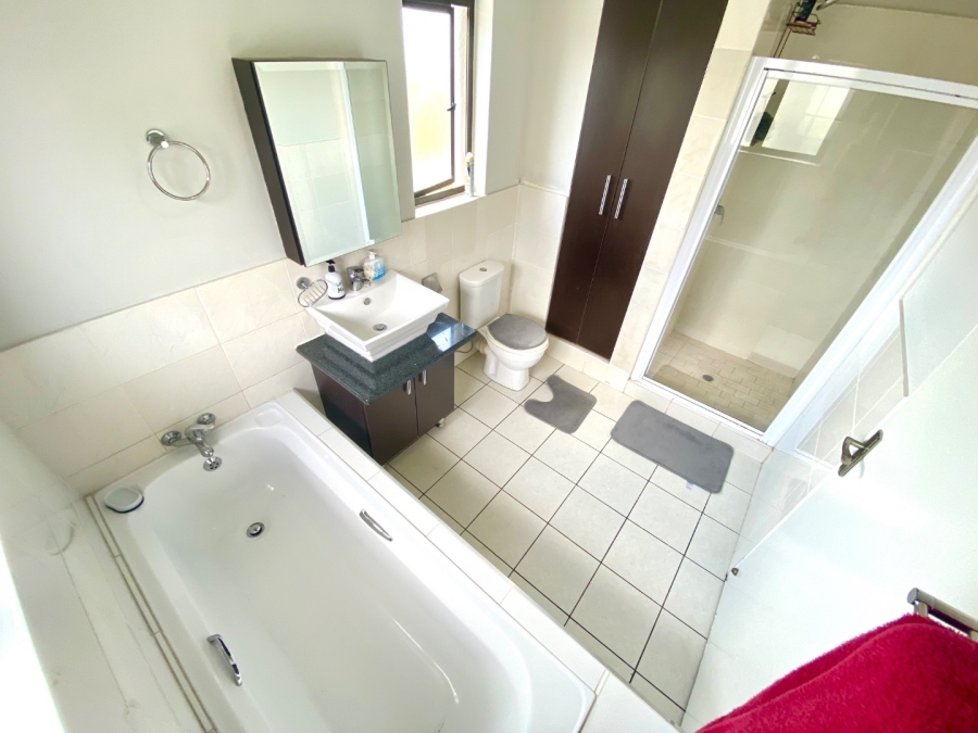 2 Bedroom Property for Sale in Noordwyk Gauteng