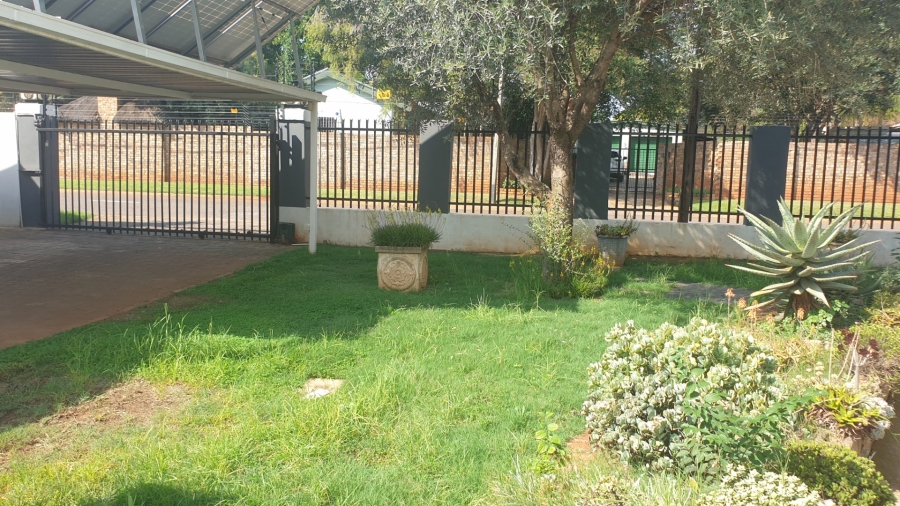 6 Bedroom Property for Sale in Clubview Gauteng