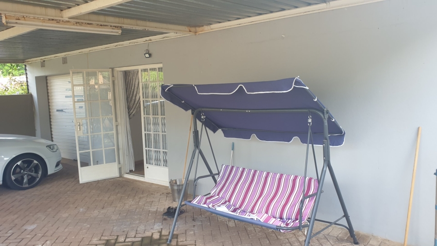 6 Bedroom Property for Sale in Clubview Gauteng